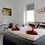 Apartment Gemütliches Mit Netflix, Nespresso Und Boxspringbett Augsburg