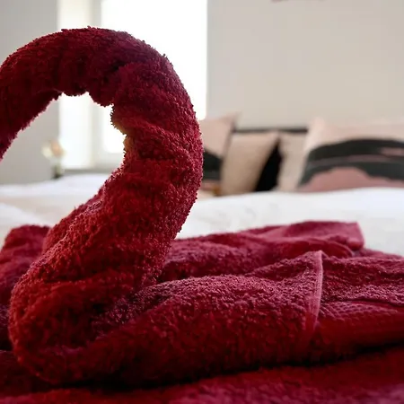 Gemütliches Mit Netflix, Nespresso Und Boxspringbett Augsburg